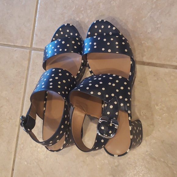 AEROSOLES Shoes - NWOT Aerosoles Camera Sandals